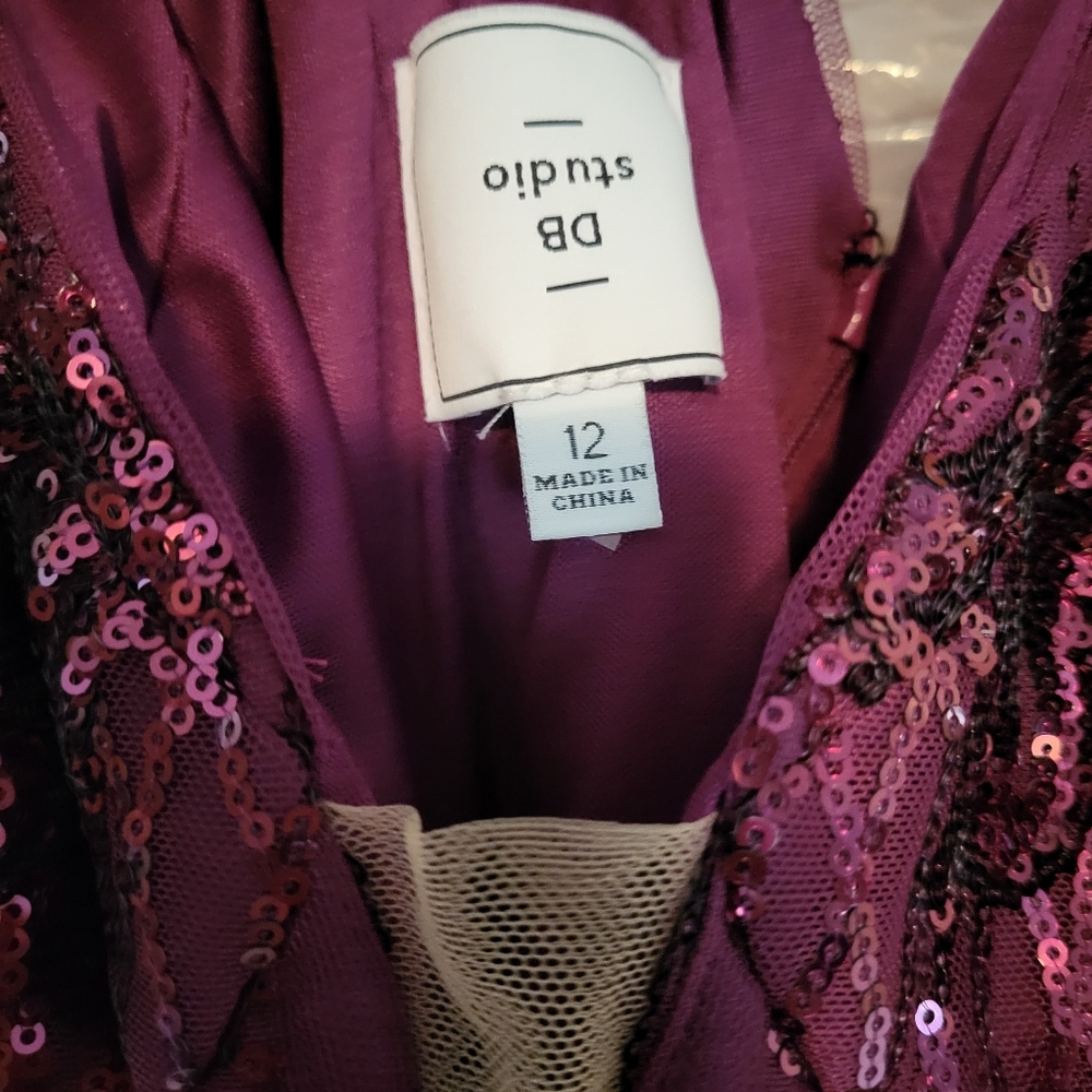 David's Bridal Short Allover Sequin Illusion Plunge plum evening mini dress gown - Picture 6 of 7